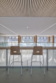 Tables et chaises du lycée Saint Philbert de Grand Lieu 